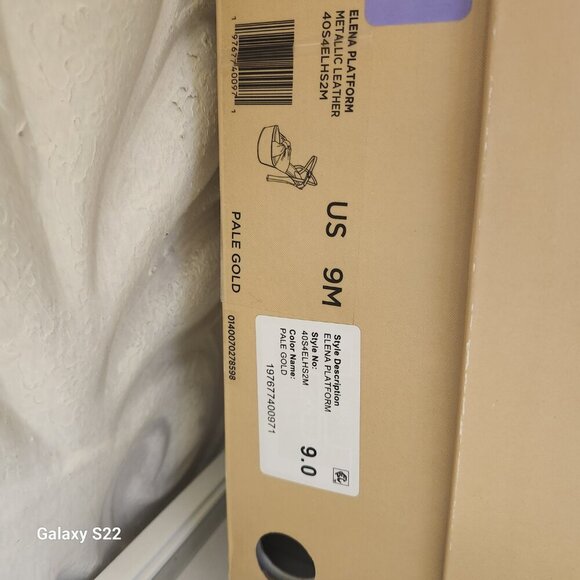 Michael Kors "Elena" Soft Gold Platform sandals. NIB. Size 9 - Picture 3 of 9